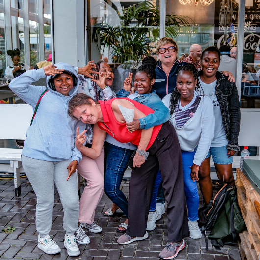 Groepsfoto van mensen uit de Wel zo Roze community